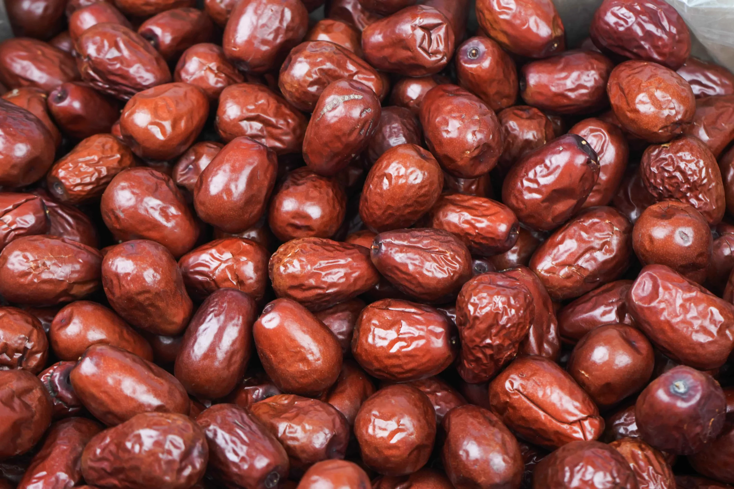 Selected red jujube (16–18 fruits / 100g) – Wholesale box 10kg